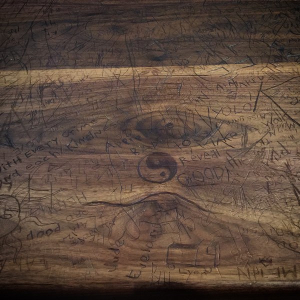 Last Supper Table_Many Marks - Many Voices